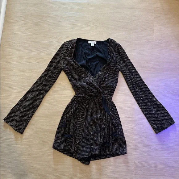 Topshop Black and Gold Long Sleeve Dress - Picture 1 of 6